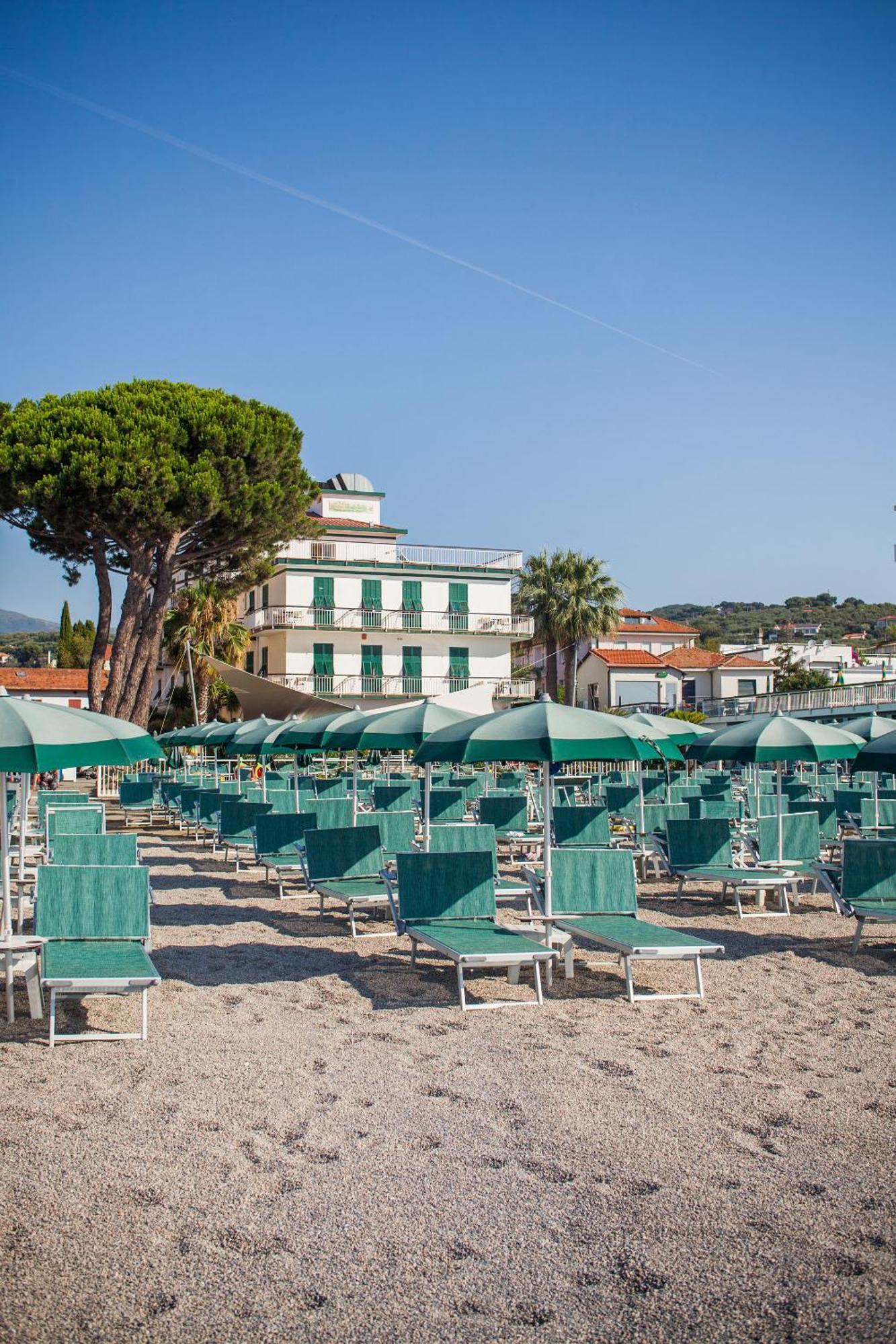 Hotel Gabriella Diano Marina Exterior foto