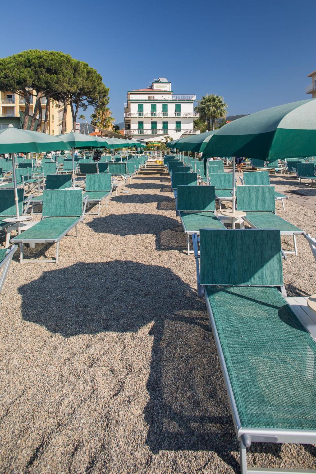 Hotel Gabriella Diano Marina Exterior foto