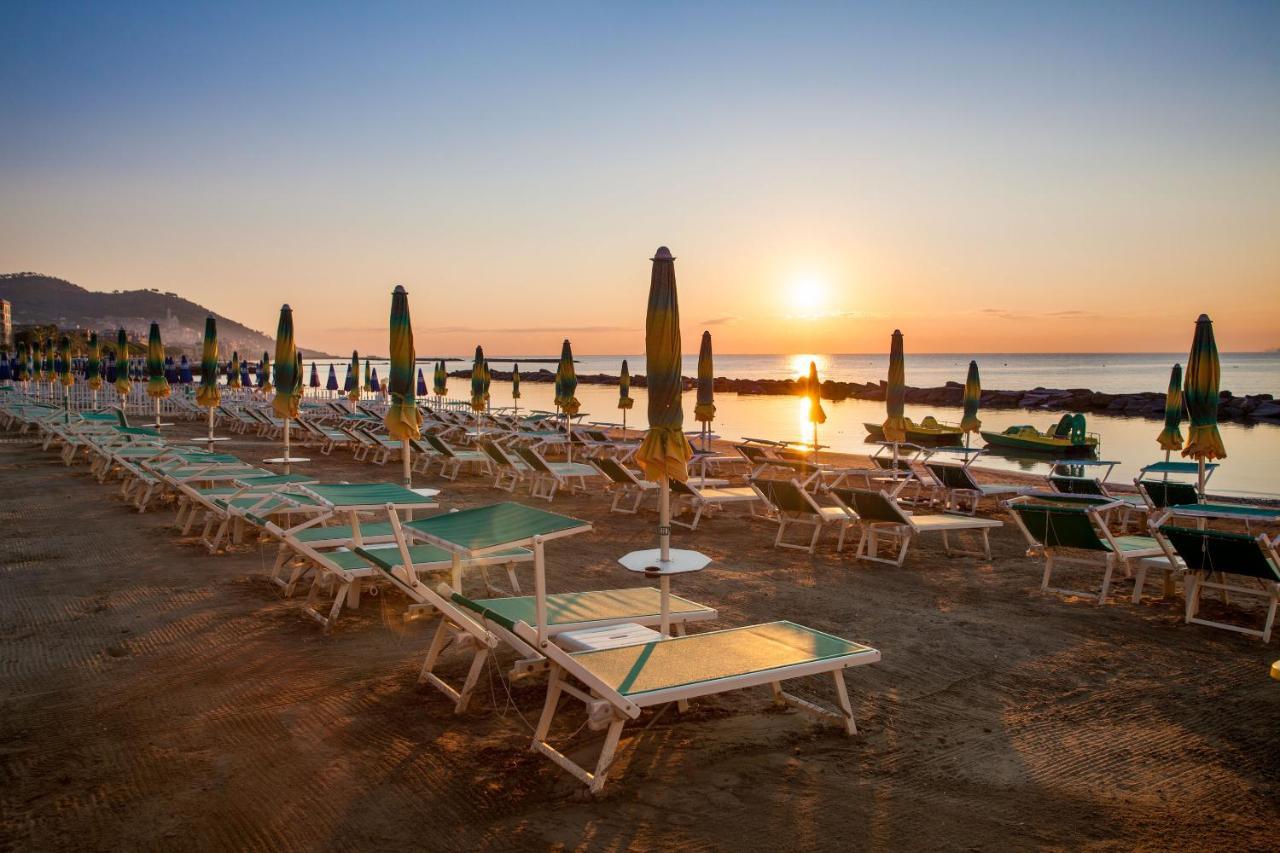 Hotel Gabriella Diano Marina Exterior foto